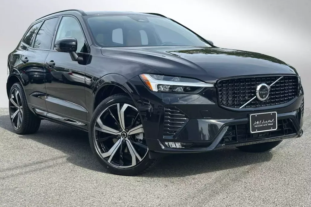2025 Volvo XC60 B5 photo 1