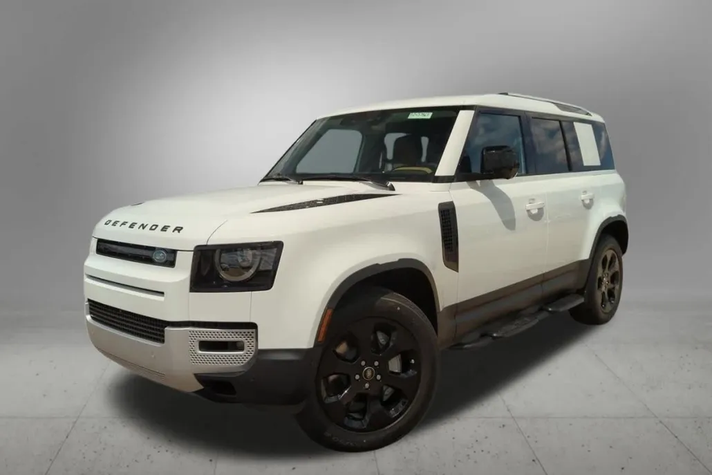 2025 Land Rover Defender 110 S photo 1