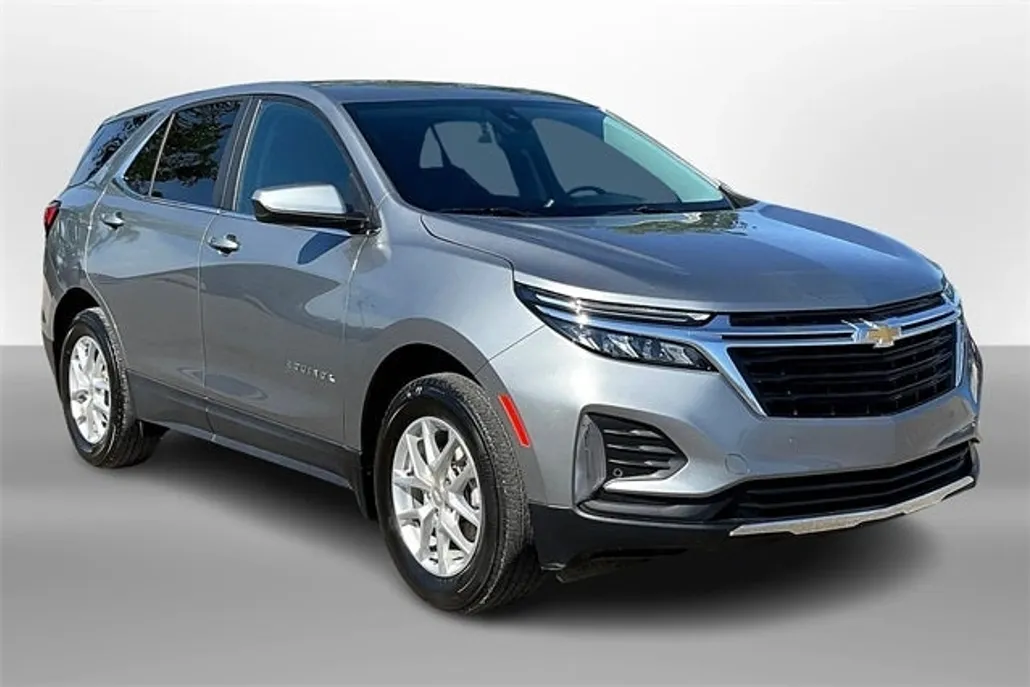 2024 Chevrolet Equinox LT photo 1