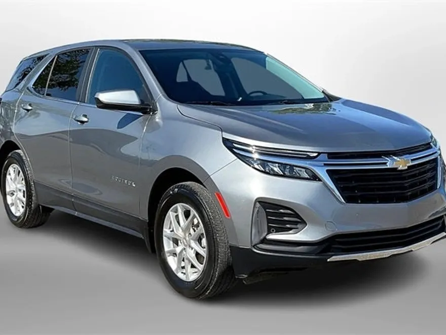 2024 Chevrolet Equinox LT photo 1