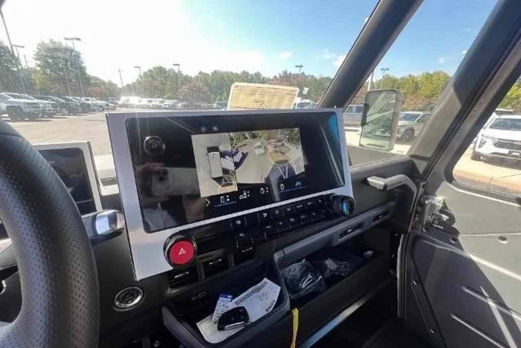 2025 Chevrolet BrightDrop 400 photo 1