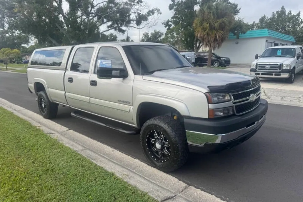 2006 Chevrolet Silverado 2500HD LS photo 1