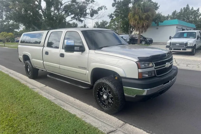 2006 Chevrolet Silverado 2500HD LS photo 1