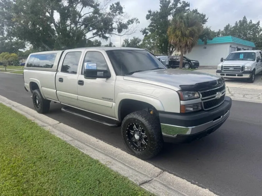 2006 Chevrolet Silverado 2500HD LS photo 1