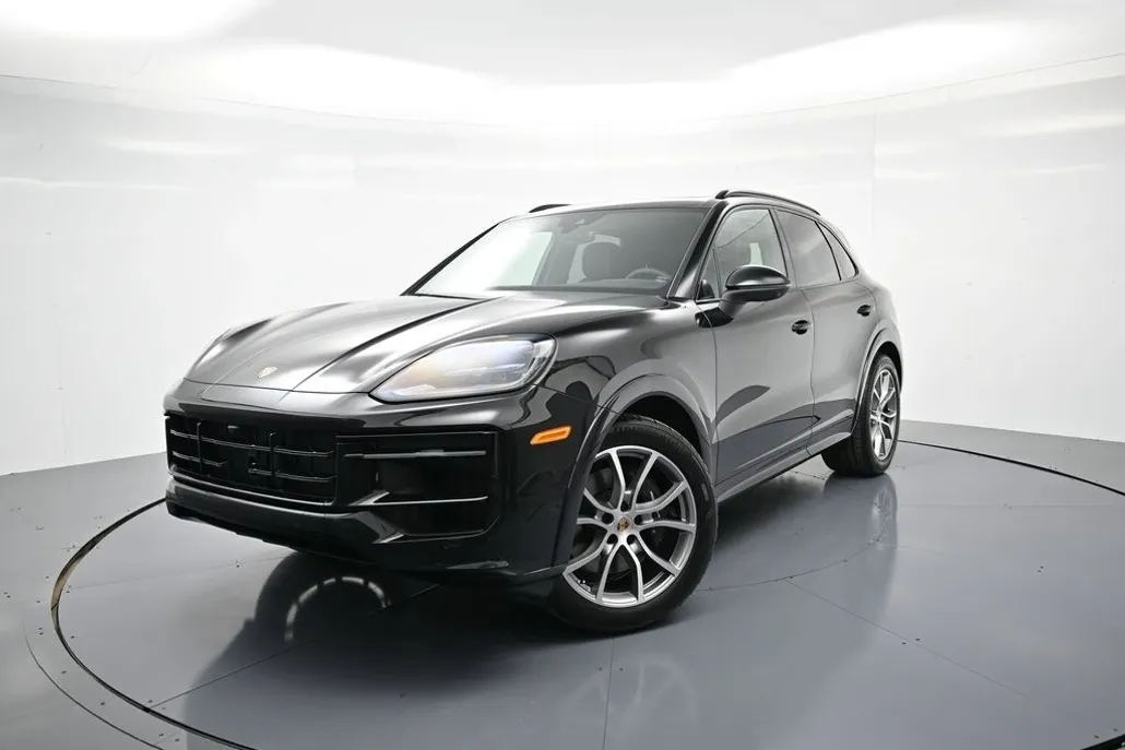 2025 Porsche Cayenne photo 1