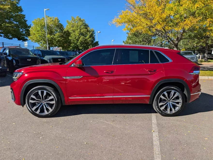 2022 Volkswagen Atlas Cross Sport V6 SEL Premium R-Line photo 1