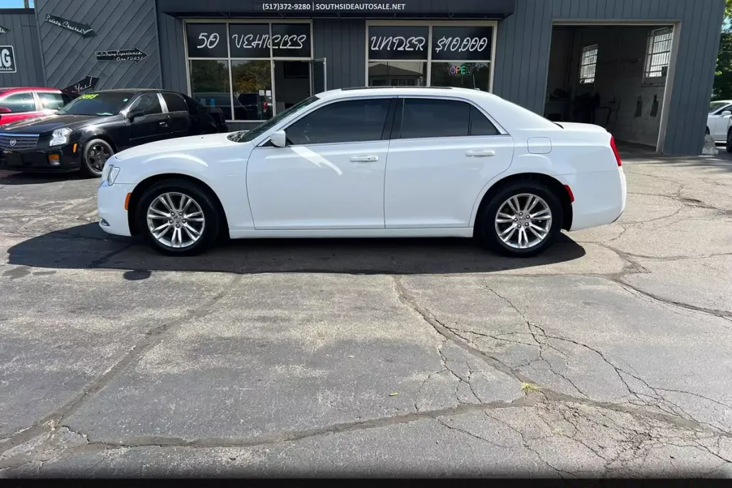 2015 Chrysler 300 Touring photo 1