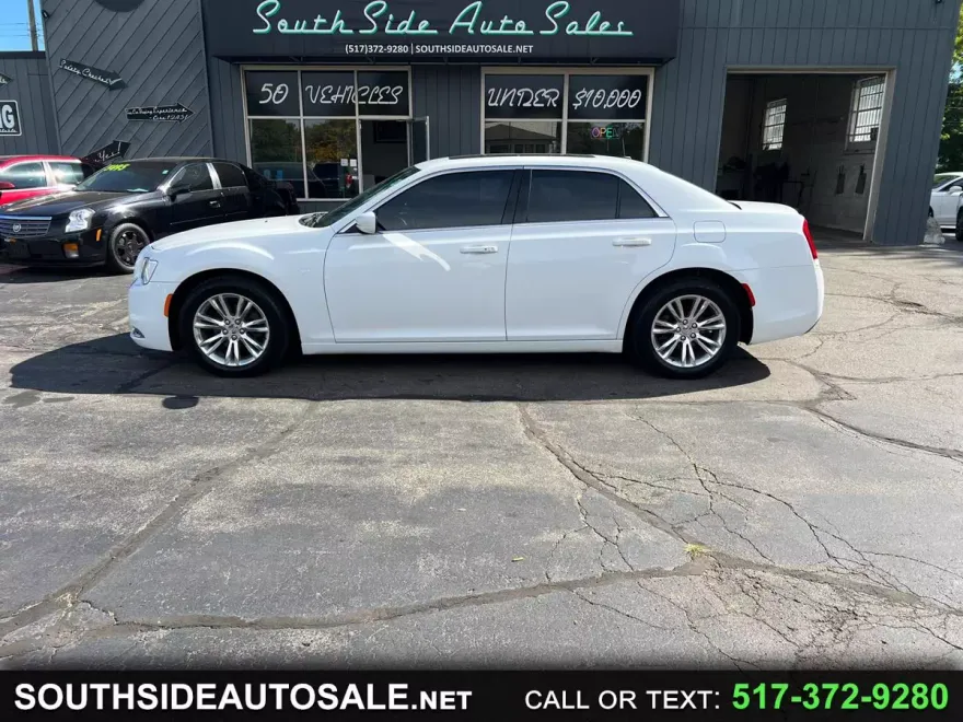 2015 Chrysler 300 Touring photo 1