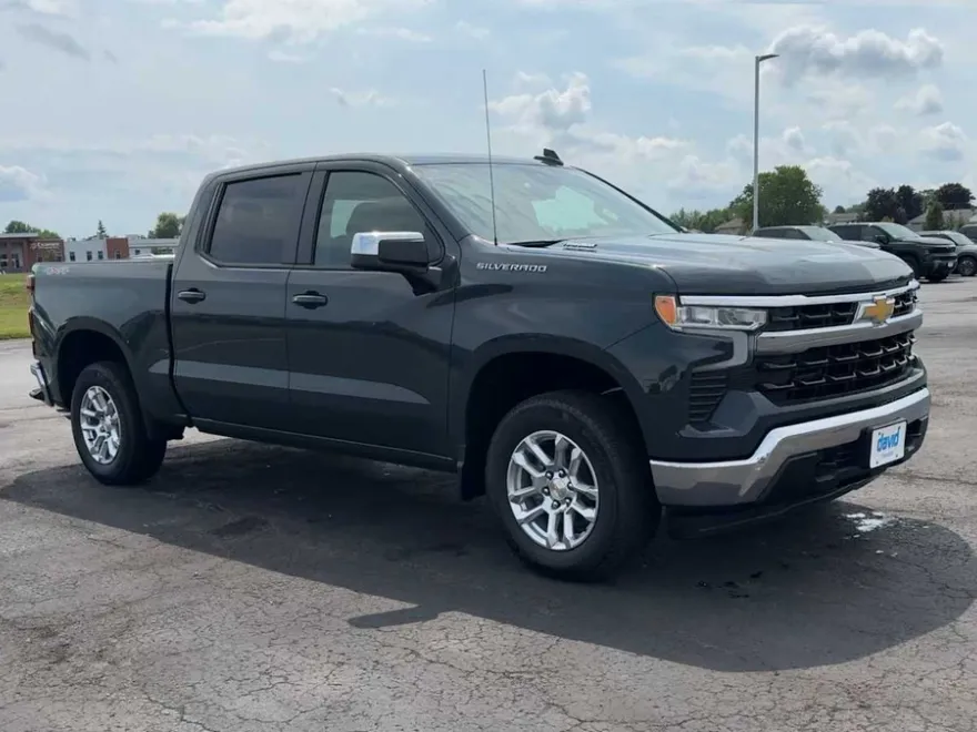 2026 Chevrolet Silverado 1500 LT photo 1