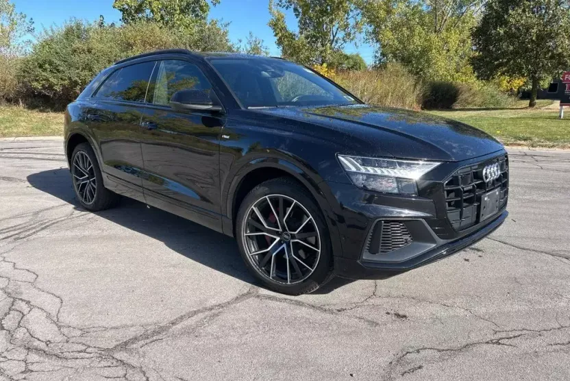 2021 Audi Q8 55 Prestige photo 1
