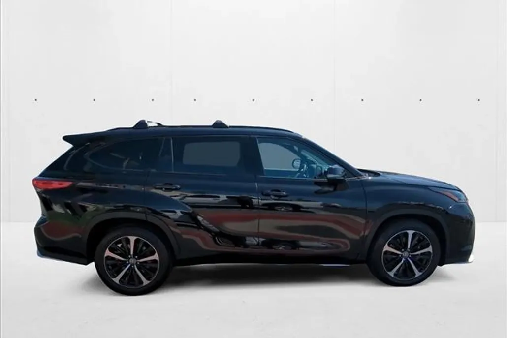 2022 Toyota Highlander XSE photo 1
