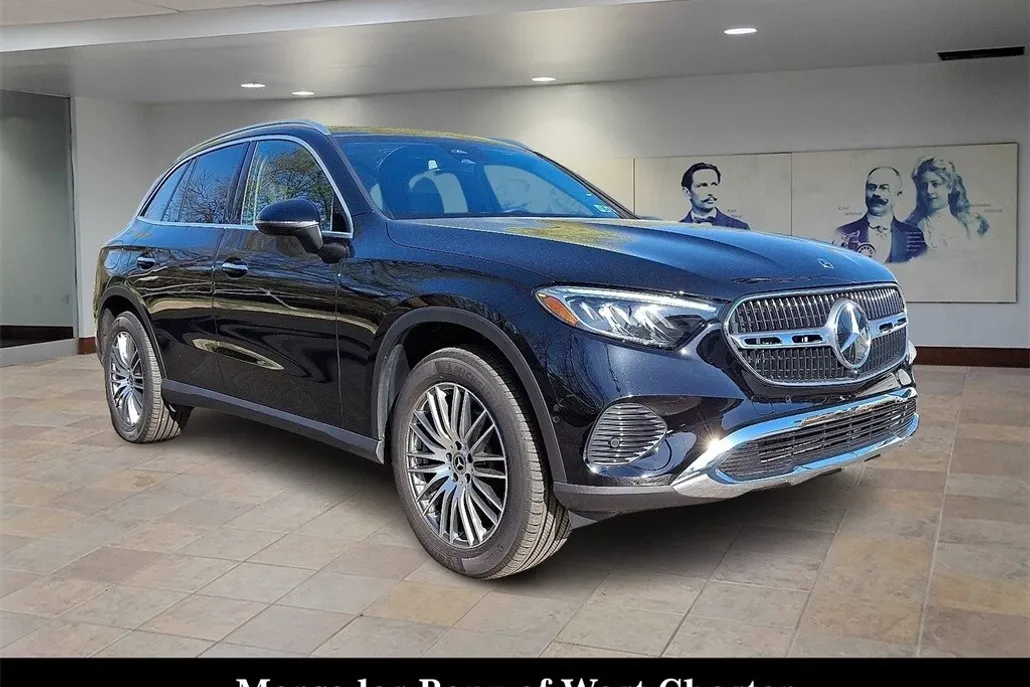 2025 Mercedes Benz GLC 300 4MATIC photo 1