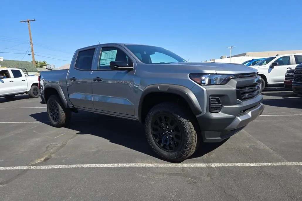 2026 Chevrolet Colorado Trail Boss photo 1