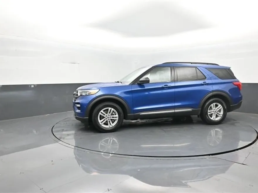 2022 Ford Explorer XLT photo 1