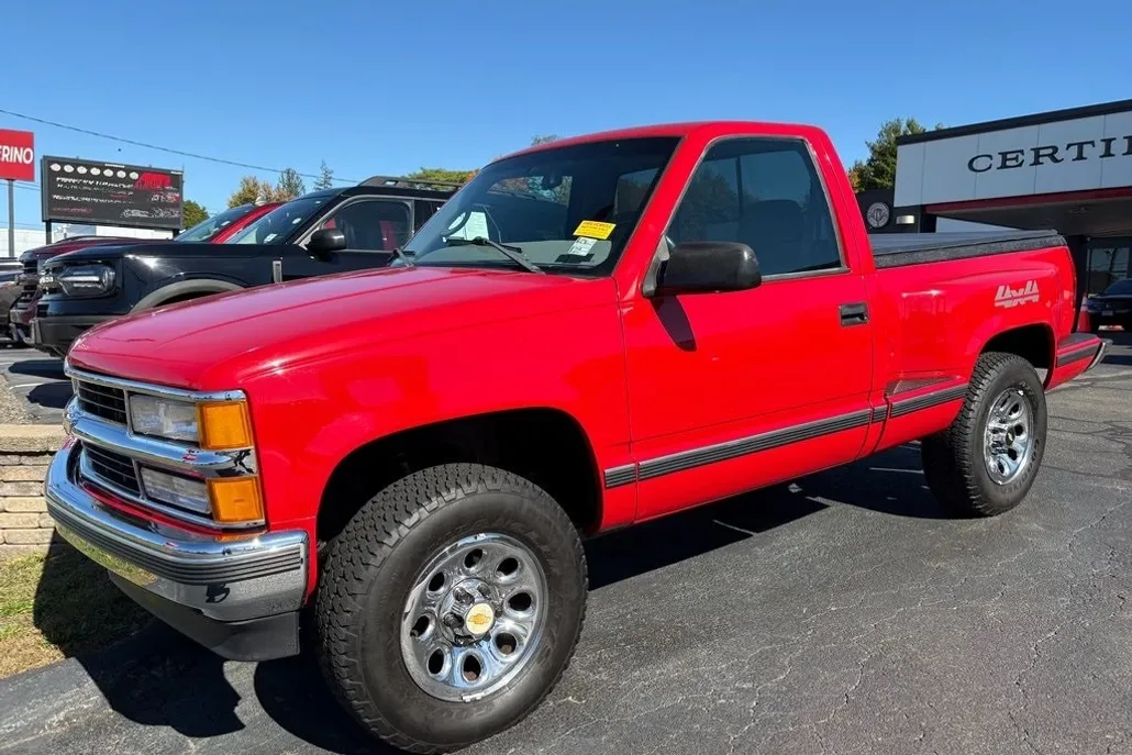 1998 Chevrolet Silverado photo 1