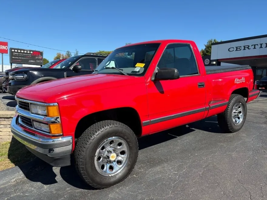 1998 Chevrolet Silverado photo 1