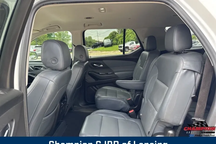 2021 Chevrolet Traverse Premier photo 1