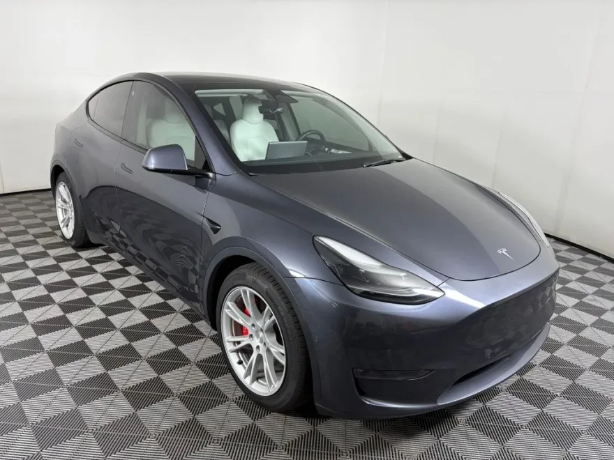 2023 Tesla Model Y Performance photo 1