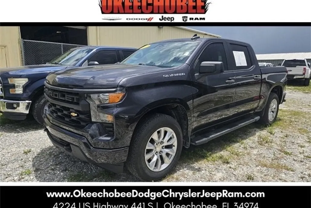 2022 Chevrolet Silverado 1500 Custom photo 1