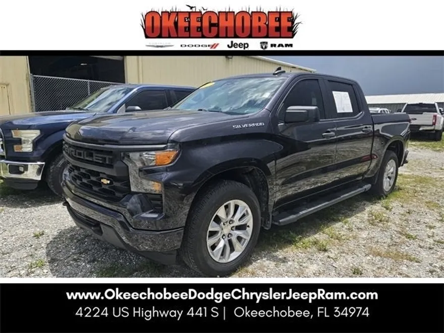 2022 Chevrolet Silverado 1500 Custom photo 1