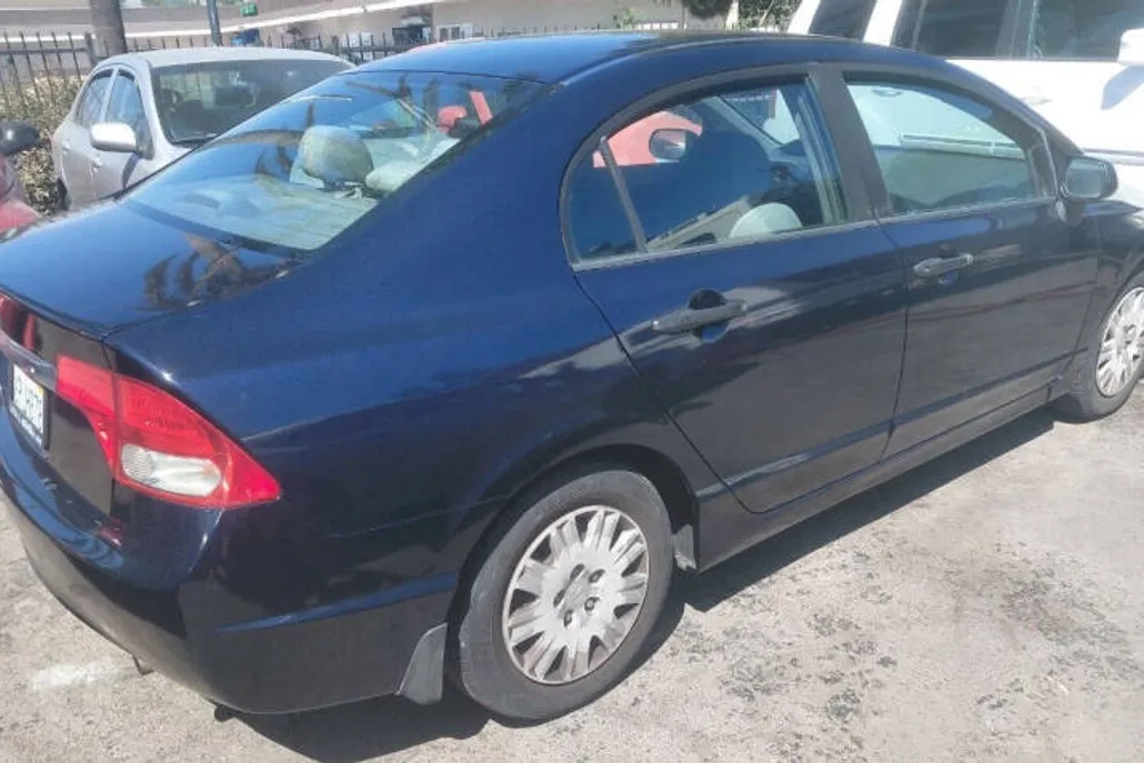 2011 Honda Civic VP photo 1