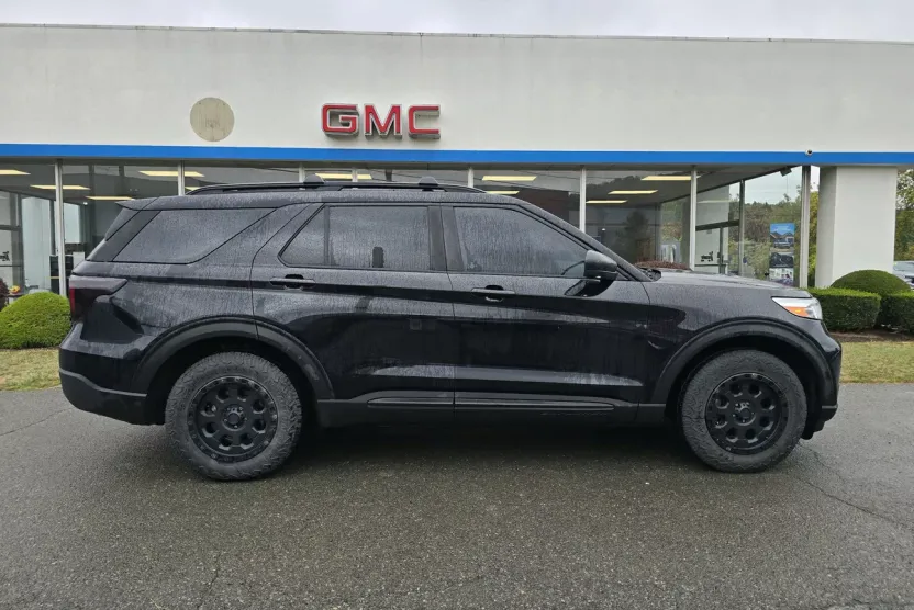 2020 Ford Explorer XLT photo 1