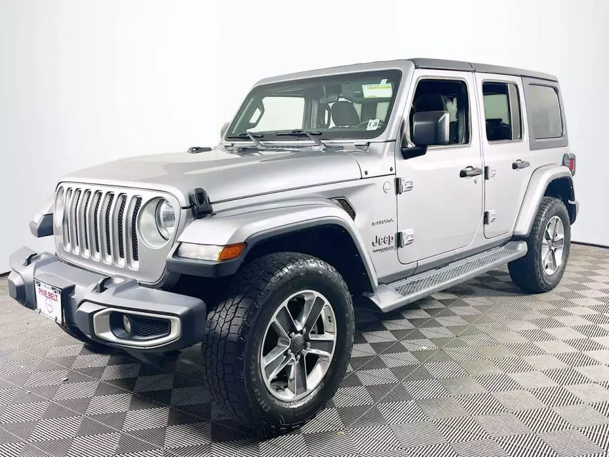 2021 Jeep Wrangler Unlimited Sahara photo 1
