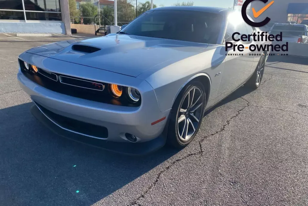 2023 Dodge Challenger R/T photo 1