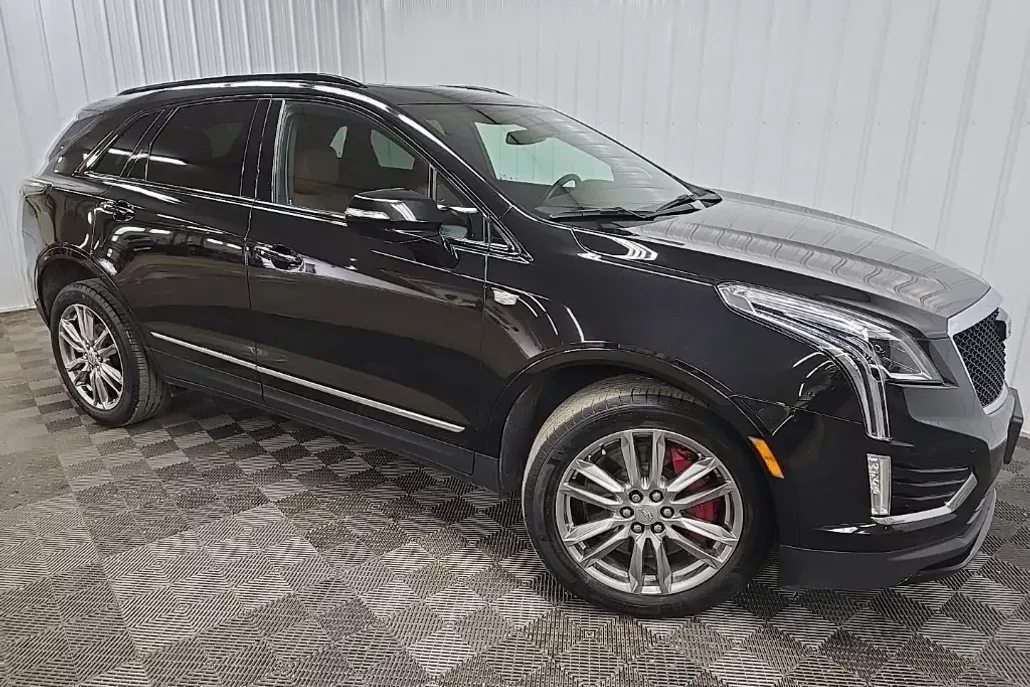 2023 Cadillac XT5 Sport photo 1