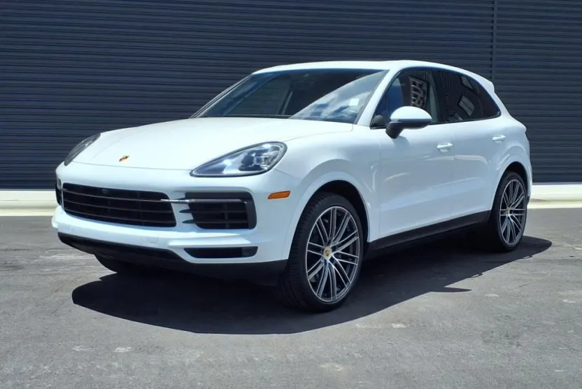 2023 Porsche Cayenne Base photo 1