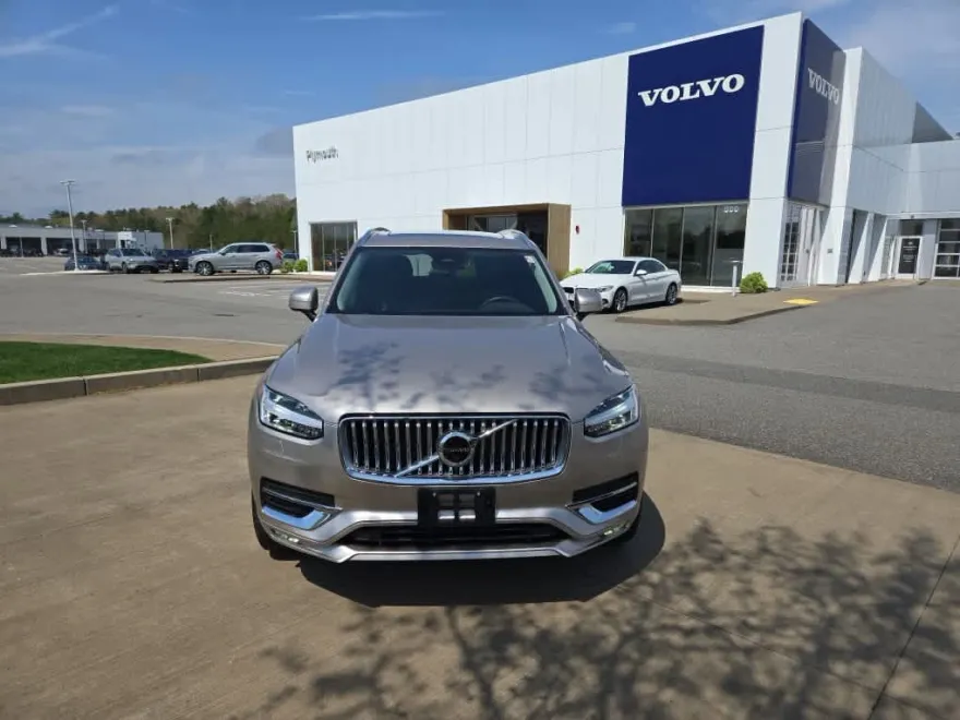 2023 Volvo XC90 AWD Plus photo 3