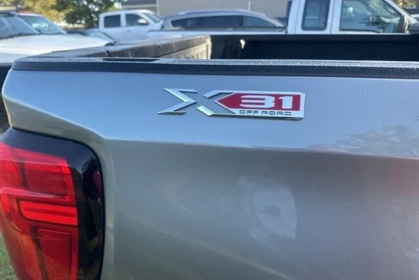 2020 Gmc Sierra 1500 SLT photo 1