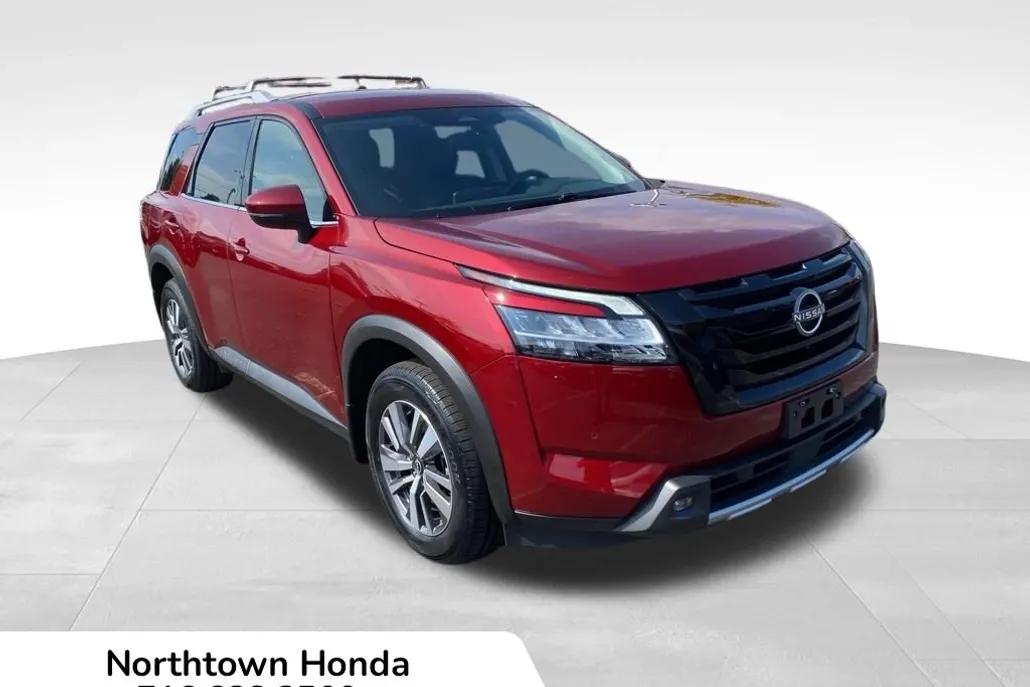 2022 Nissan Pathfinder SL photo 1
