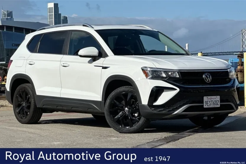 2022 Volkswagen Taos SE photo 1