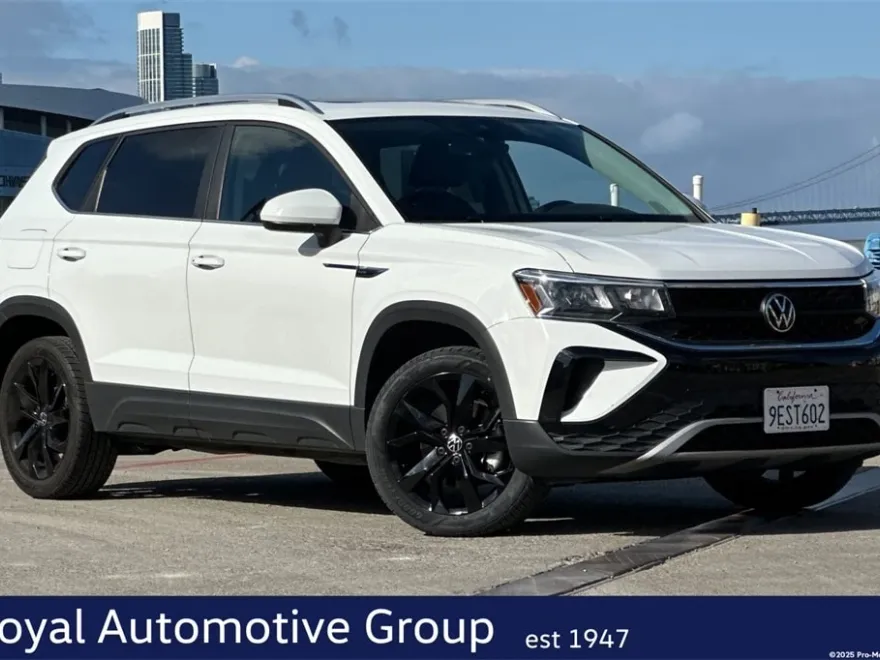 2022 Volkswagen Taos SE photo 1