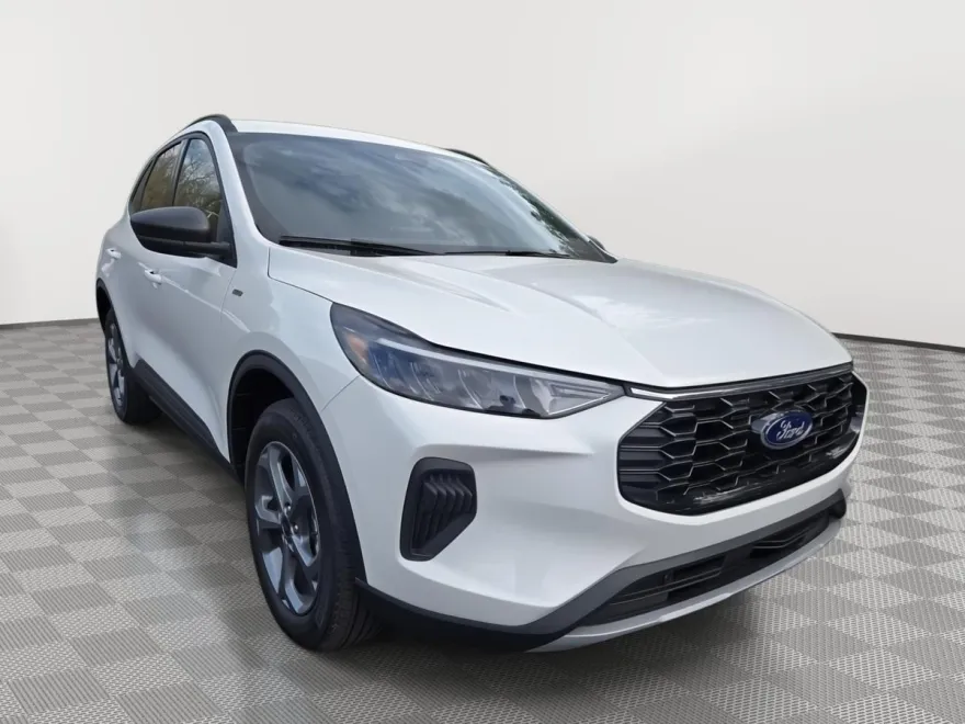2025 Ford Escape ST-Line photo 1