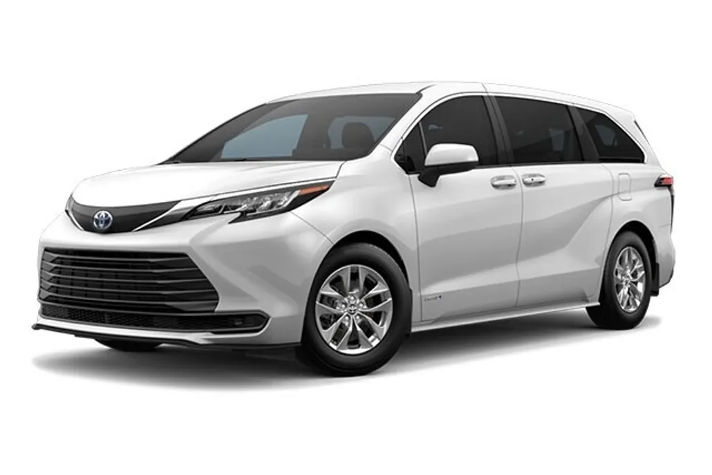 2024 Toyota Sienna LE photo 1