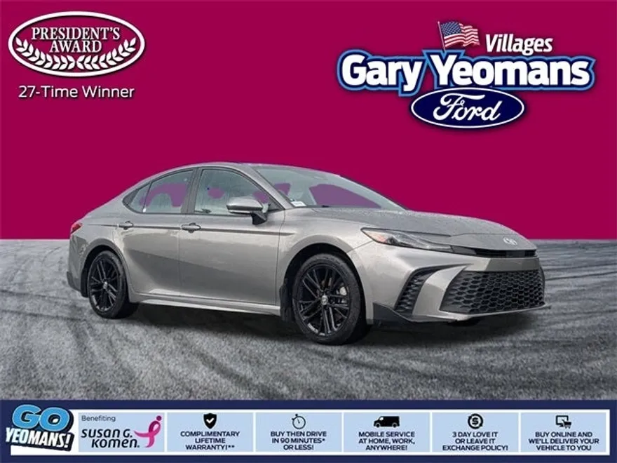 2025 Toyota Camry SE photo 1