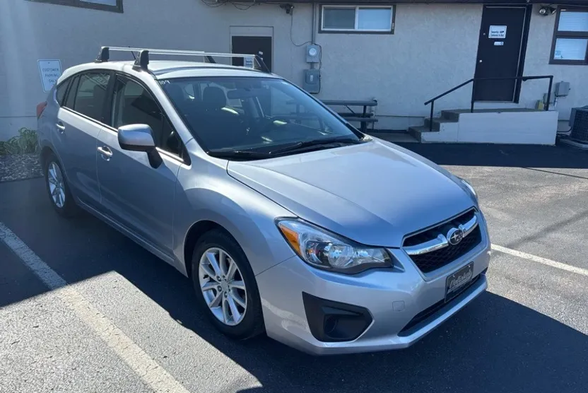 2012 Subaru Impreza Premium photo 1