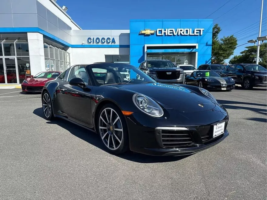 2017 Porsche 911 Targa 4 Coupe photo 1