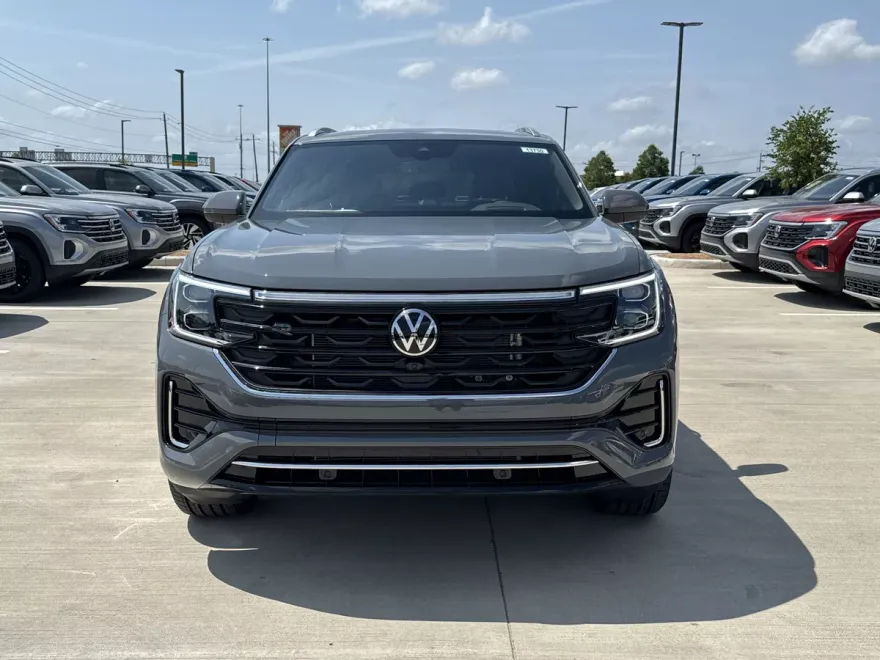 2025 Volkswagen Atlas Cross Sport SEL Premium R-Line photo 1