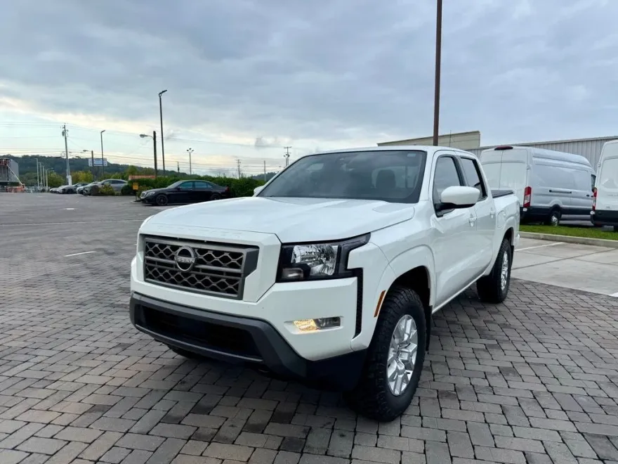 2022 Nissan Frontier SV photo 1