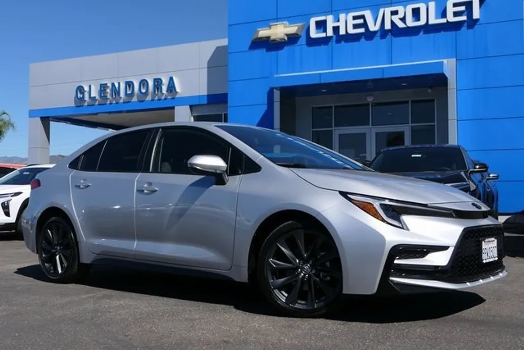 2025 Toyota Corolla Hybrid LE photo 1