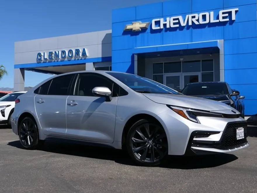 2025 Toyota Corolla Hybrid LE photo 1
