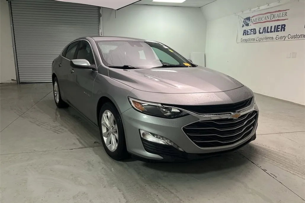 2024 Chevrolet Malibu 1LT photo 1