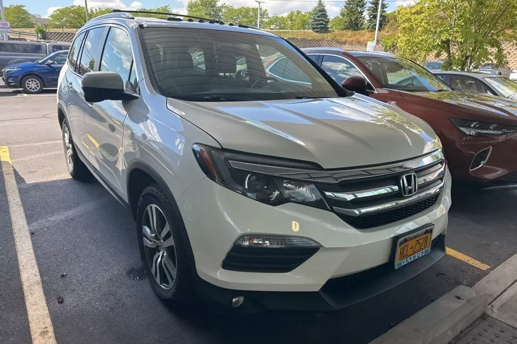 2016 Honda Pilot EX-L photo 1