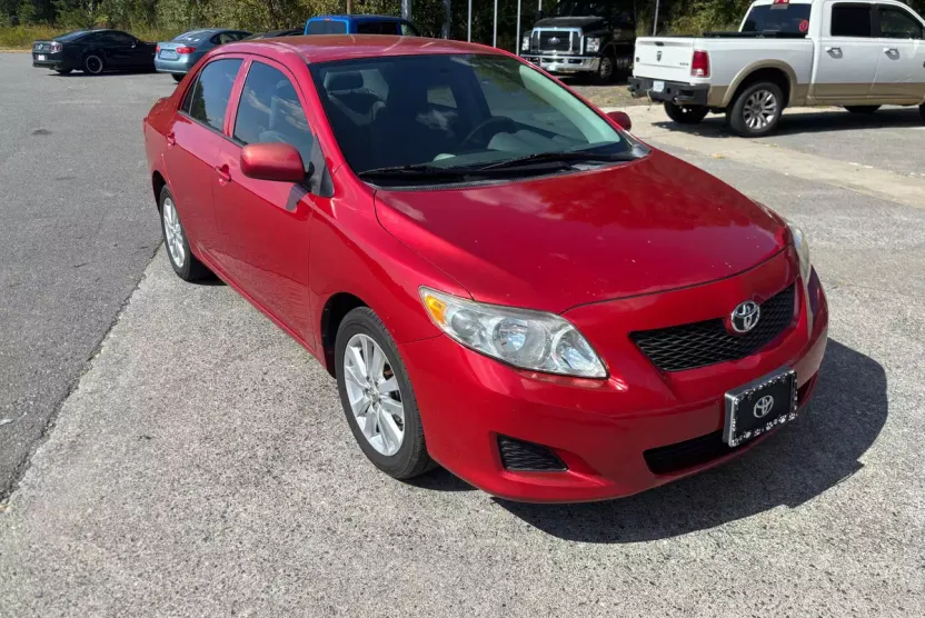 2009 Toyota Corolla LE photo 1