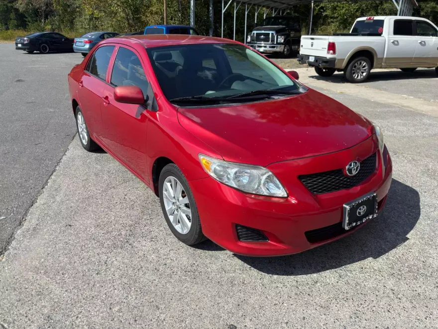 2009 Toyota Corolla LE photo 1