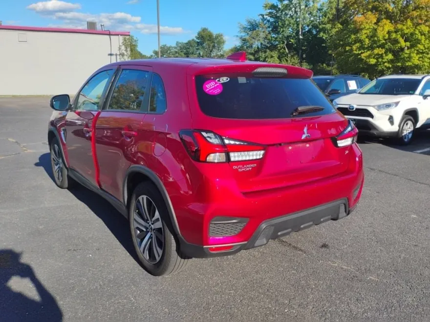 2024 Mitsubishi Outlander Sport ES photo 1