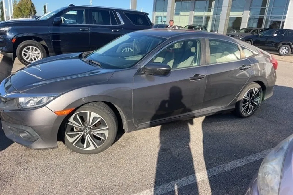 2018 Honda Civic EX-T photo 1